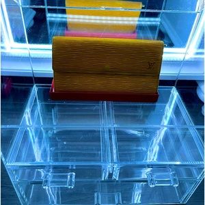 Yellow Louis Vuitton Epi Wallet               Purple Interior